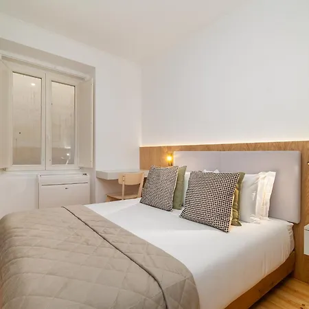 Whome Hideaway In Lively Rua Da Rosa * Lisbon