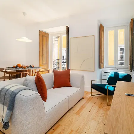 Apartment Whome Hideaway In Lively Rua Da Rosa Lisbon