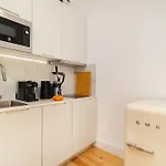 Whome Hideaway In Lively Rua Da Rosa 公寓