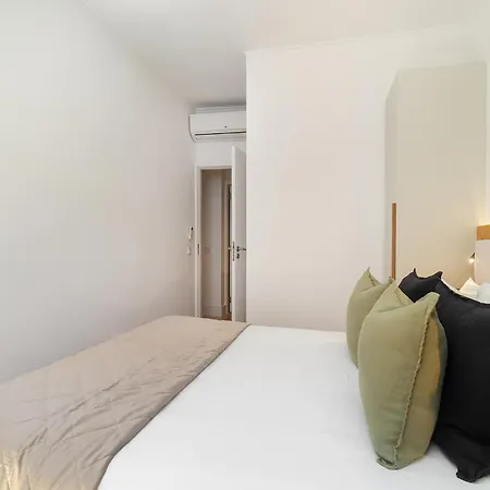 Lejlighed Whome Hideaway In Lively Rua Da Rosa *